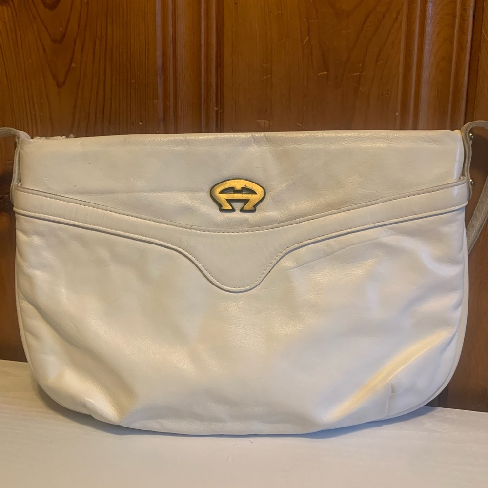 Chic Cream Leather Shoulder Bag with Gold Accent